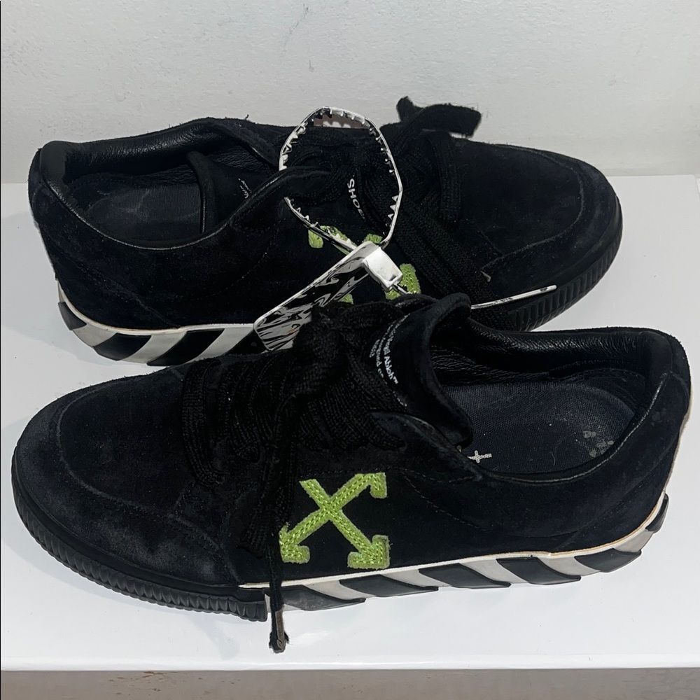Off-White Vulc Low Black/Green, Size “37”